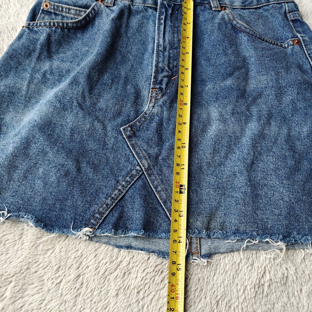Topshop Moto Denim Mini Skirt Women's 6 Zip Up Mid Wash Blue Raw Hem Y2K 90s - Picture 7 of 7